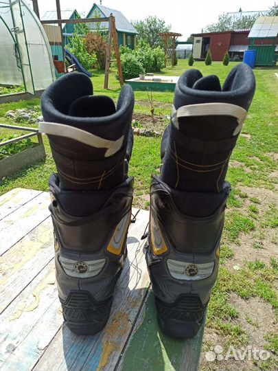 Снегоходные ботинки