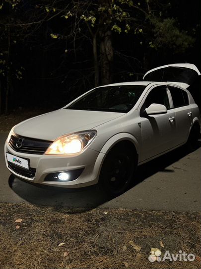 Opel Astra 1.6 МТ, 2012, 170 000 км