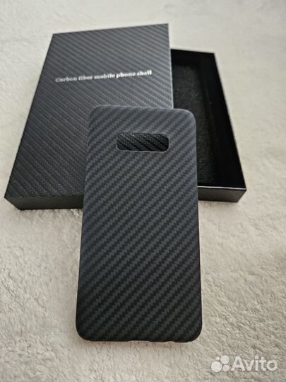 Карбоновый чехол для samsung s10e