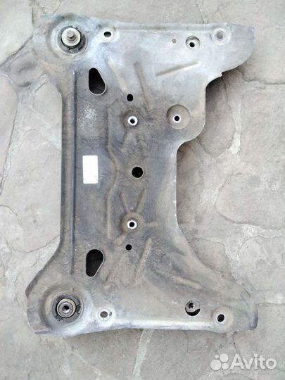 Подрамник Renault Trafic