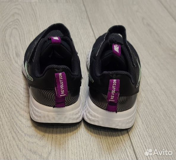 Кроссовки для девочки