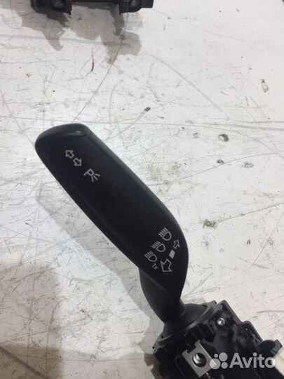 Переключатель подрулевой (Audi A3)