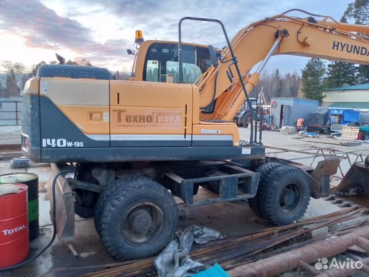 Колёсный экскаватор Hyundai R140W-9S, 2012