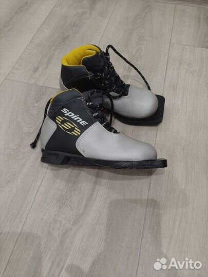 Лыжные ботинки