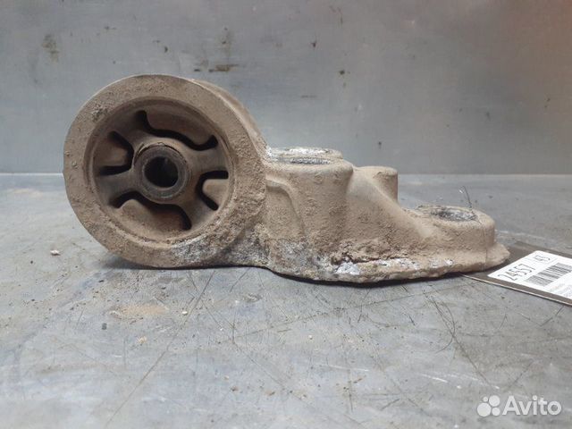 Сайлентблок задней балки левый Volkswagen Passat