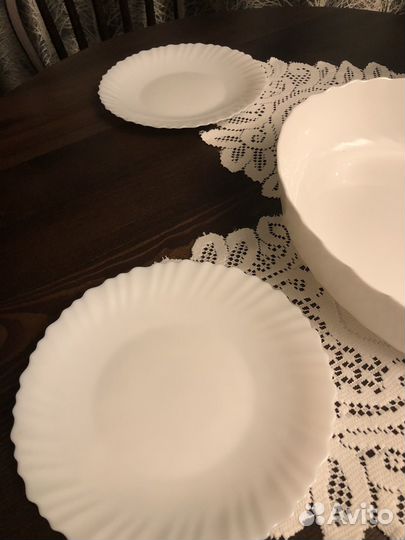 Большое блюдо для запекания и 3 тарелки