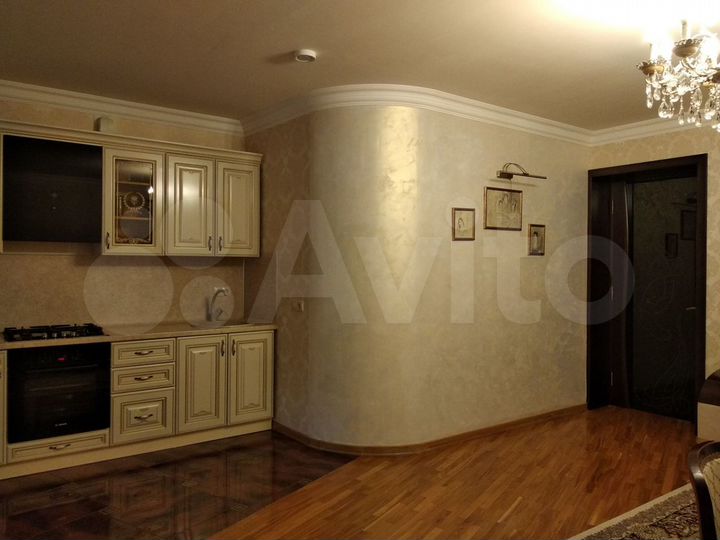 3-к. квартира, 74 м², 1/6 эт.