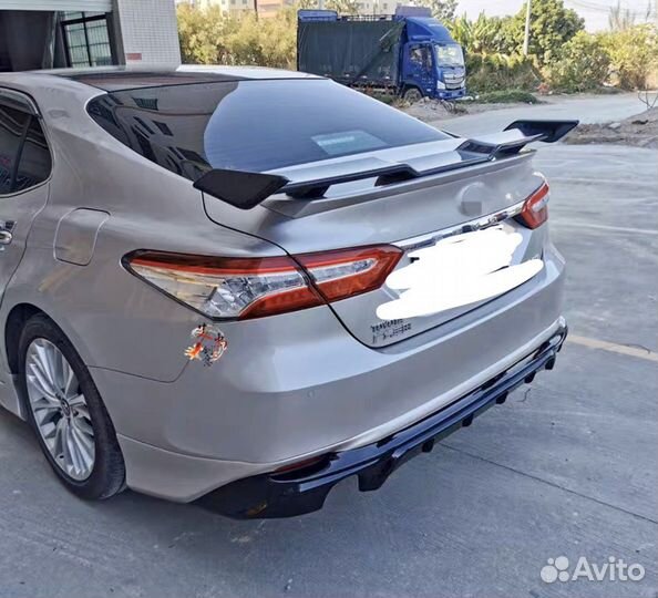 Спойлер багажника тойота камри 70