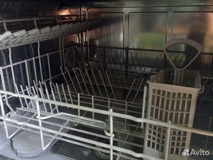 Посудомоечная машина Bosch с тумбой под нее