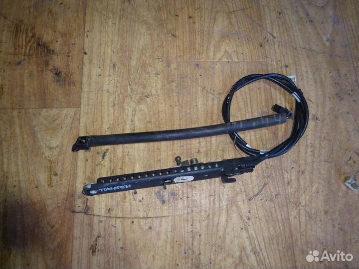 Кронштейн ремня безопасности переднего левого Mer