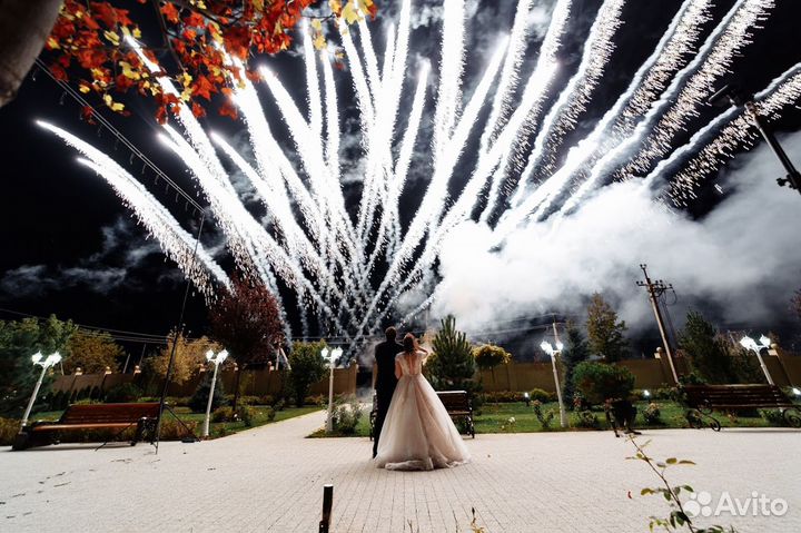 Тяжелый дым,холодные фонтаны,вертушки, салюты)