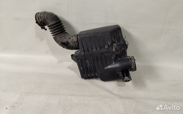 Hyundai Solaris 10- Корпус воздушного фильтра