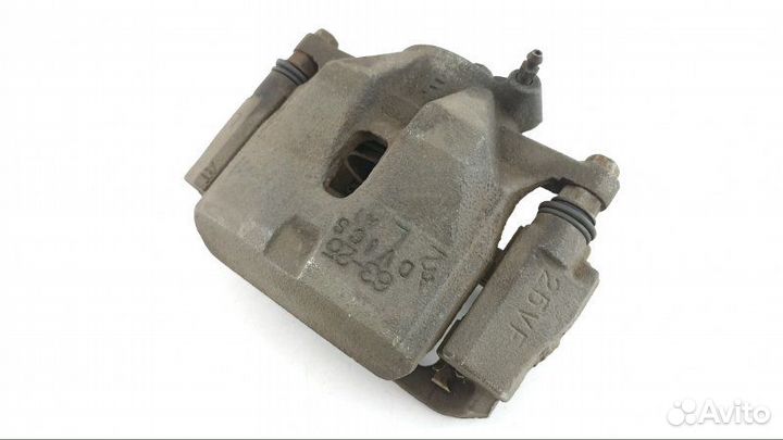 Суппорт передний левый Toyota Noah ZRR75 2010