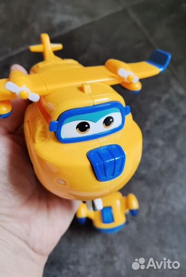 Суперкрылья Донни с питомцем