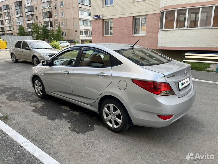 Hyundai Solaris 1.4 AT, 2013, 180 000 км