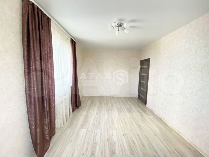 3-к. квартира, 77 м², 3/22 эт.