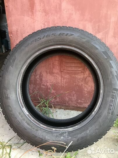 Pirelli Ice Zero FR 215/65 R17 103T