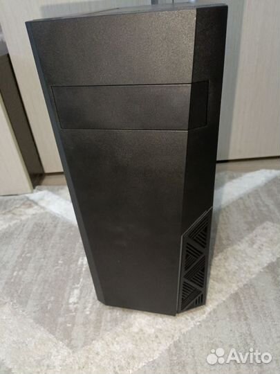 Обычный корпус для компьютера, с RGB