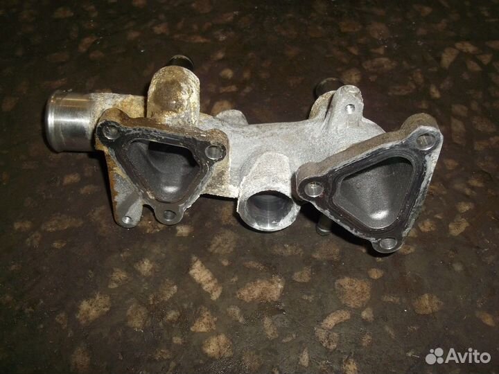 Фланец двигателя системы охлаждения (Lexus RX)