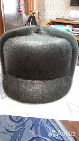 Мужская кепка из нерпы с козырьком