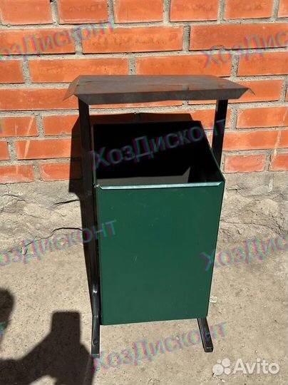 Урна для мусора уличная с козырьком