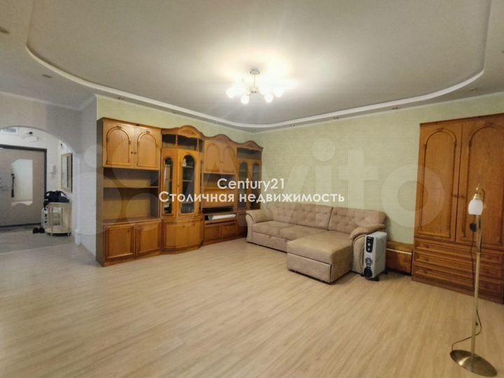 2-к. квартира, 71 м², 4/20 эт.