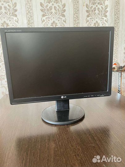 Монитор LG 19