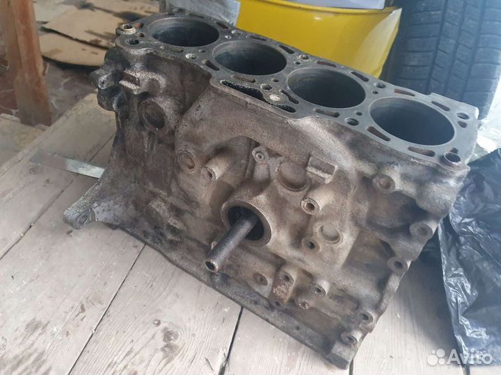 Блок цилиндров Мазда 626 2.0