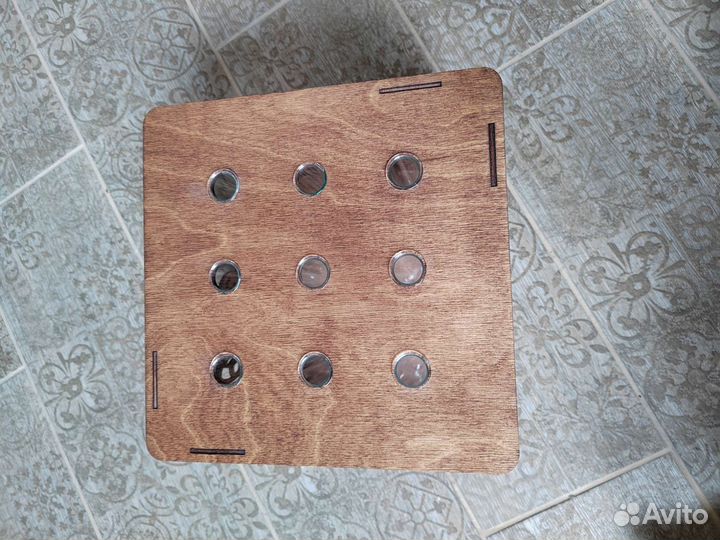 Подставка для цветов с колбами