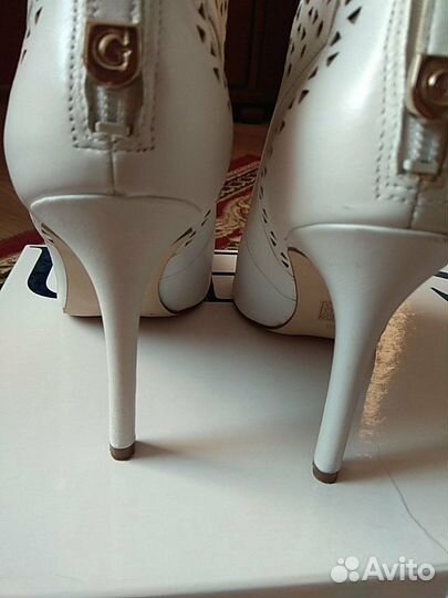 Ботинки guess