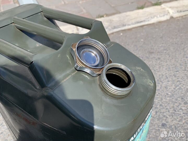 Канистра 20 литров железная