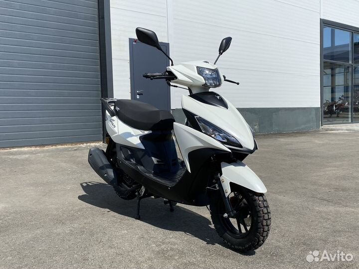 Скутер X-motors Corsa RS PRO - 200cc white