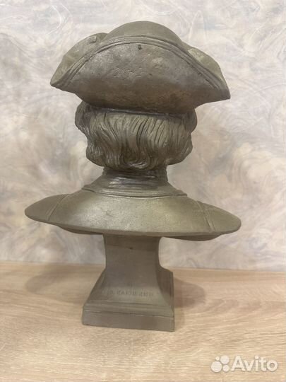 Бюст Императора Петра 1