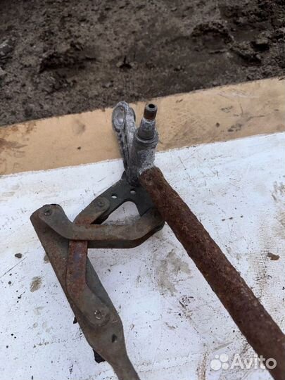 Трапеция дворников Вольво Fm9 D9A 2008