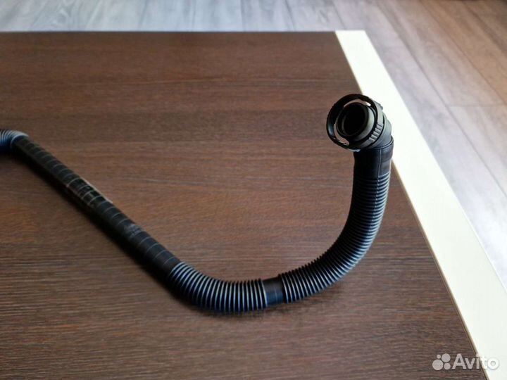 Шланг системы вентиляции Ауди А4 Б5, А6 С5, Passat