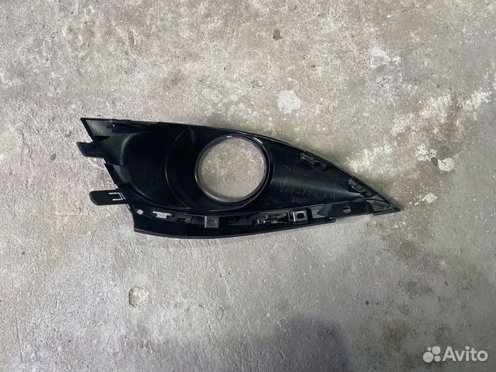 Окантовка левой противотуманной фары мазда 6