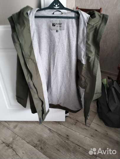 Ветровка для девочки