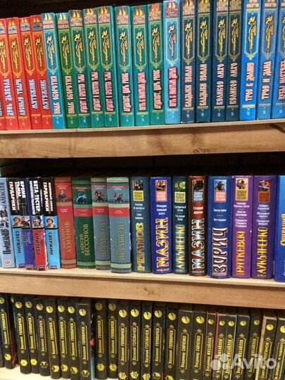 Книги (фантастика) 2000 шт