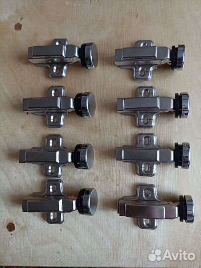 Петли для стеклянных дверей с доводчиком