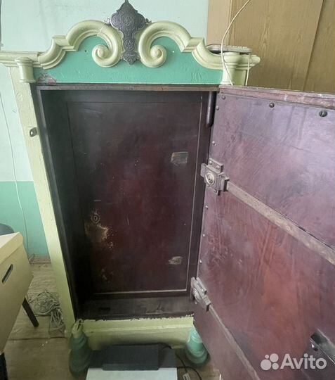 Сейф антикварный Ф.Санъ Галли