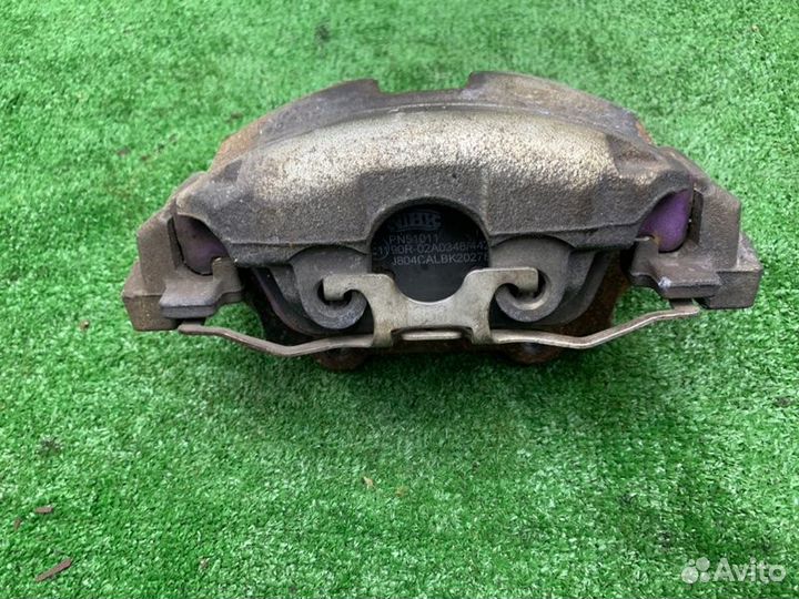 Суппорт тормозной левый Ford Kuga легковой