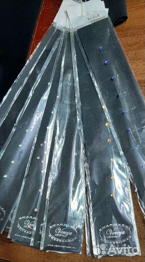 Волосы на Заколках со Стразами и Украшениями