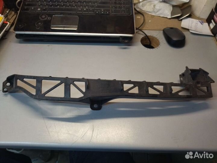 Кронштейн фары Mazda 3 BK правый