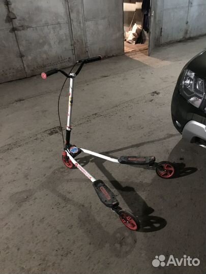 Продам иновационный трехколесный самокат Fliker Sp