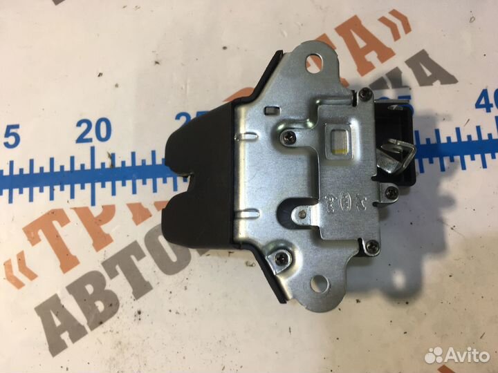 Киа Рио Замок крышки багажника