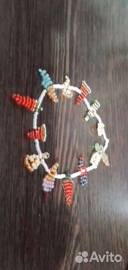 Браслет с едой из бисера