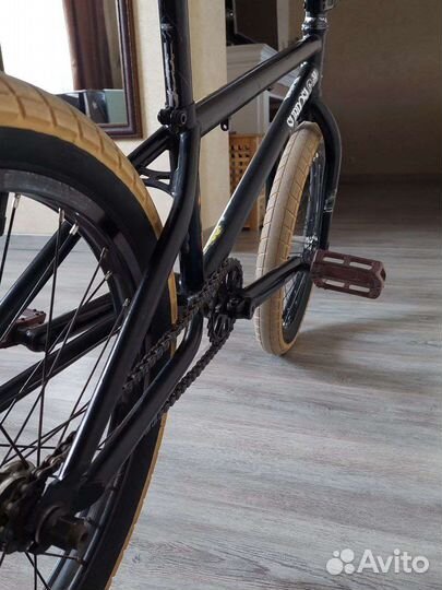 Трюковой велосипед BMX