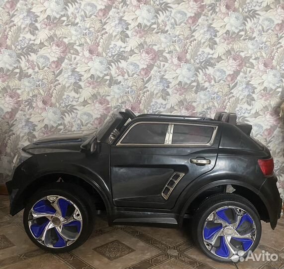 Детский электромобиль