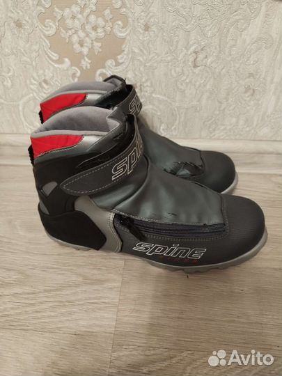 Лыжные ботинки spine