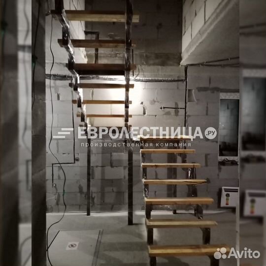 Лестница на металлокаркасе